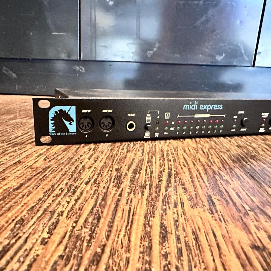 MOTU MIDI Express XT モツ MIDIインターフェース -z751