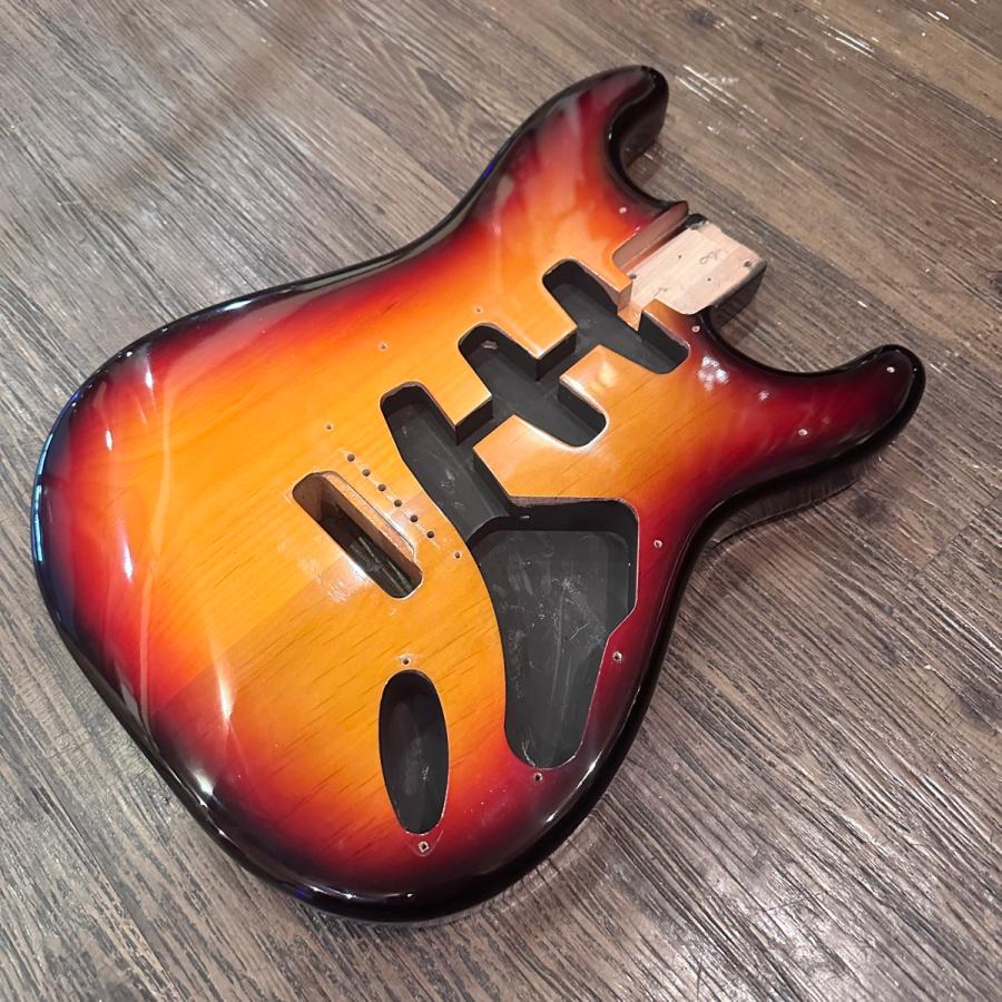 YAMAHA Yamaha ST-800R Guitar Body エレキギター ボディ -z836 YAMAHA Yamaha ST-800R Guitar Body エレキギター ボディ -z836