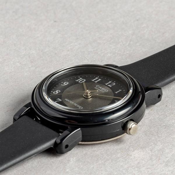 スタンダード（CASIO） 海外正規品 10年保証 日本未発売 CASIO