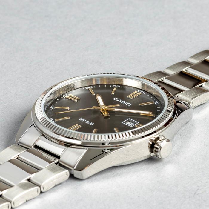 スタンダード（CASIO） 海外正規品 10年保証 CASIO STANDARD MENS