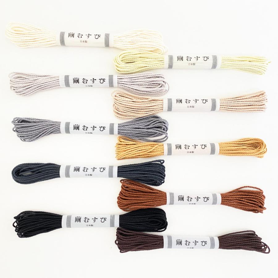 繭むすび】絹紐 極細(丸) 約1mm×5m シルク100% 日本製 組紐 繭むすび】絹紐 極細(丸) 約1mm×5m シルク100% 日本製 組紐