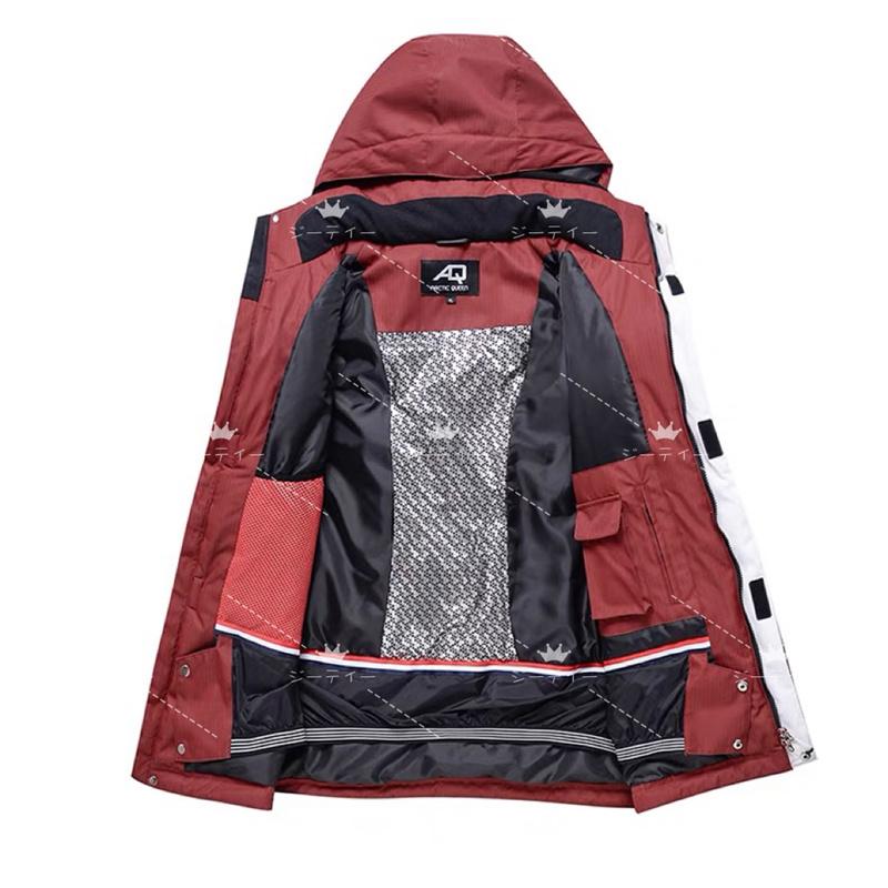 上下セット　レディース　スキーウェア　Goldwin 赤 フード付き 上下セット レディース スキーウェア Goldwin 赤 フード付き