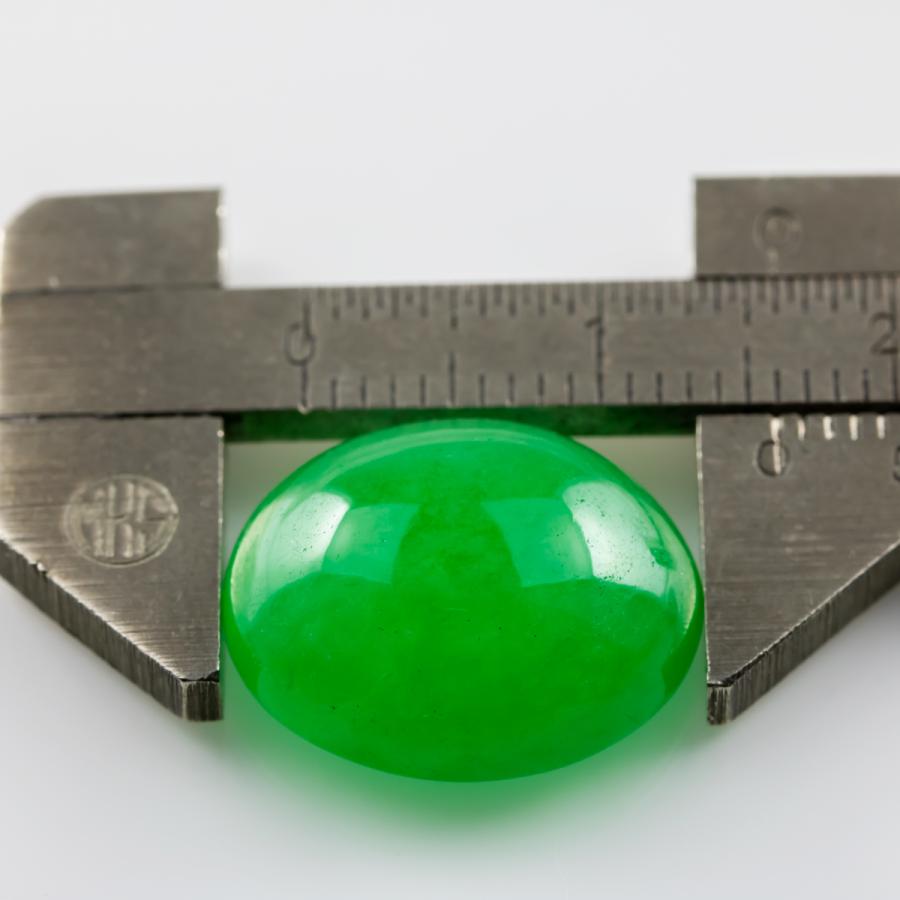 翡翠 ルース 天然石 ジェイダイト カボションカット 16.5×13mm 13.740