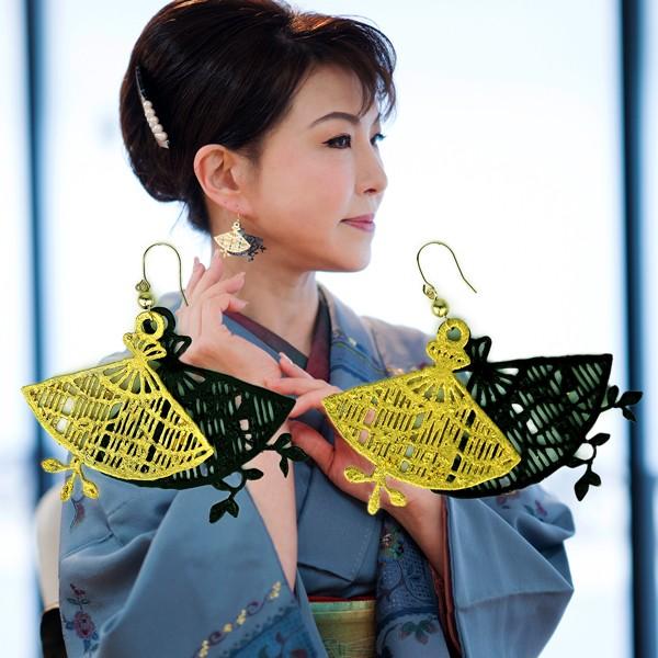 和風ピアス KIRIE BIJOU 茜 （あかね） 金箔 黒漆塗 超軽量 フック ドロップ 揺れる 着物 浴衣 和装 上品 おしゃれ レディース 誕生日プレゼント 母の日 ギフトの画像