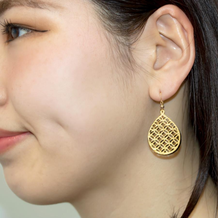 和風ピアス KIRIE BIJOU 梓 （あずさ） 金箔 黒漆塗 超軽量 フック ドロップ 揺れる 着物 浴衣 和装 上品 おしゃれ レディース 誕生日プレゼント 母の日の画像