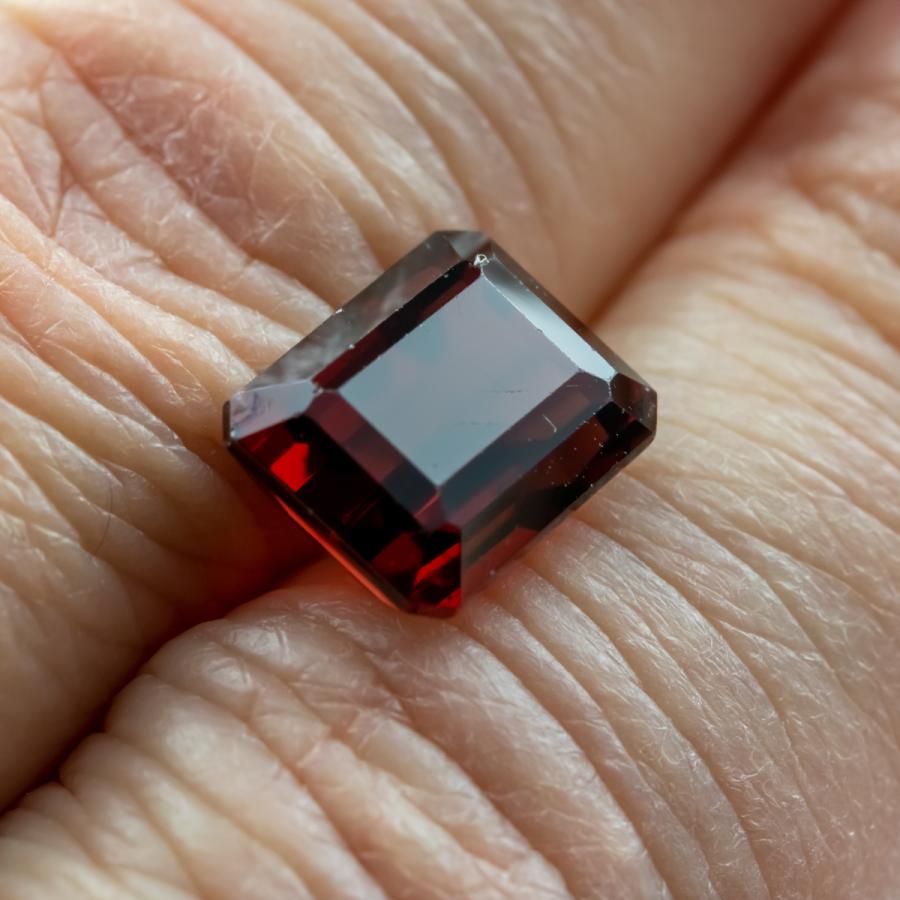 ロードライトガーネット 宝石ルース 裸石 天然石 薔薇柘榴石