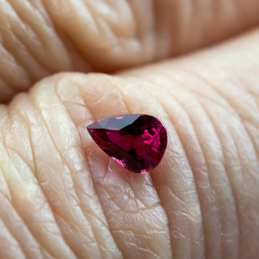 ルビー 宝石ルース 裸石 天然石 ルースストーン 紅玉 パワーストーン ７月誕生石 0.435ct (2-47) |  | 07