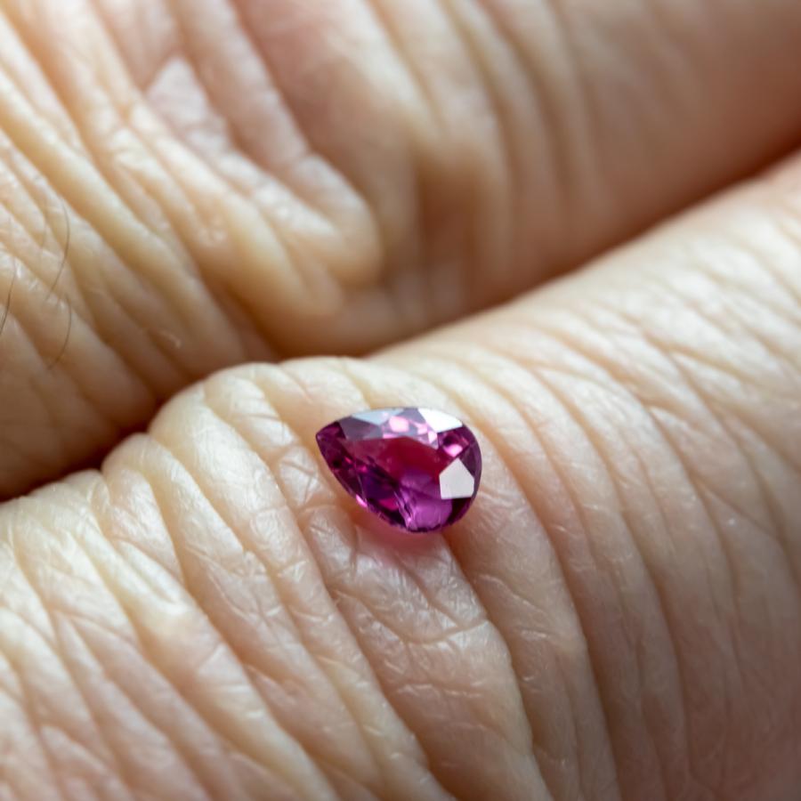 ルビー 宝石ルース 裸石 天然石 ルースストーン 紅玉 パワーストーン ７月誕生石 0.315ct (2-52) |  | 07