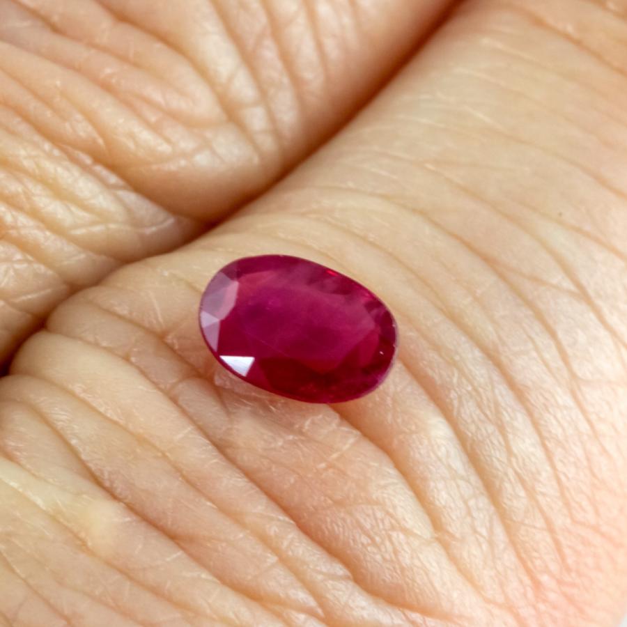 天然ルース 裸石 ルビー1.00ct コランダム 赤 キラキラ ビルマ