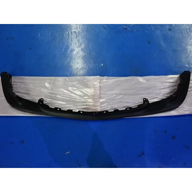 50プリウス前期 リアゲートガーニッシュ(ソリッドブラック) 【シックス