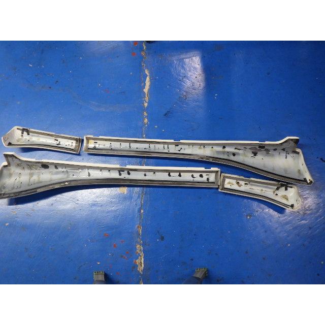マツダ（Mazda） RX−7 FD3S用 マツダ純正 サイドステップ 中古