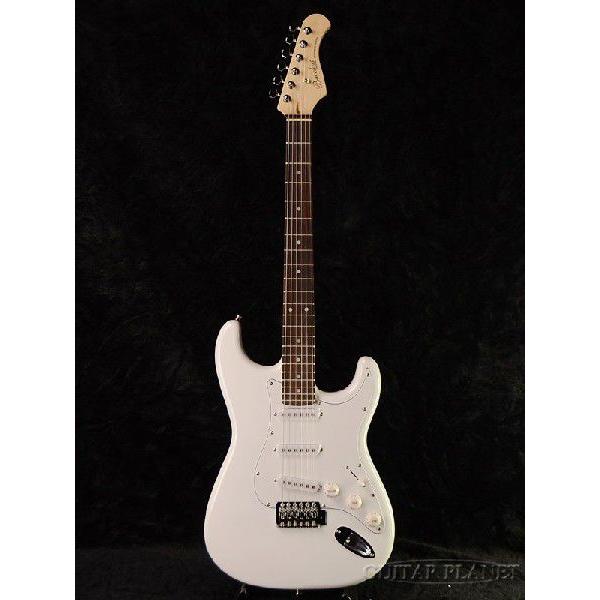 【美品】Bucchus　UNIVERSE　BST-1R SW　エレキギター Bacchus Universe Series BST-1R SW スノーホワイト《エレキギター