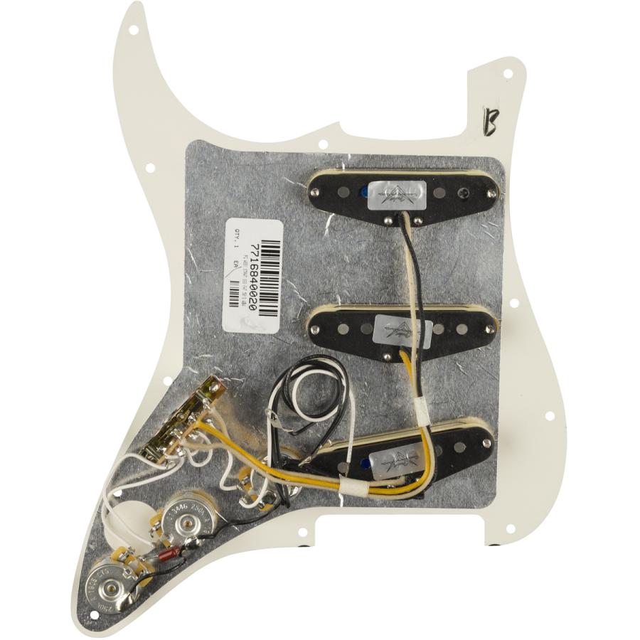 Fender Pre-Wired Strat Pickguard Custom Shop Fat 50's SSS -Parchment / 11 Hole PG-│ リプレイスメントパーツ｜guitarplanet｜03