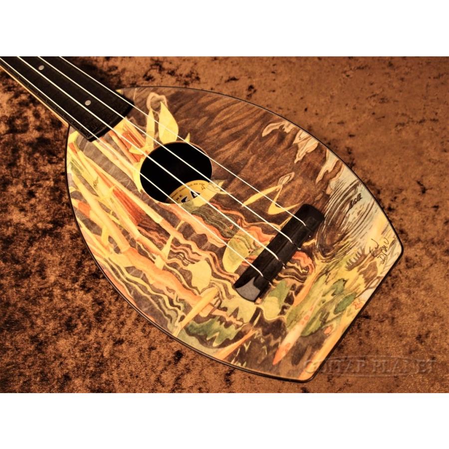 Magic Fluke Company Flea Ukulele, Soprano, Lava Black Finish with 