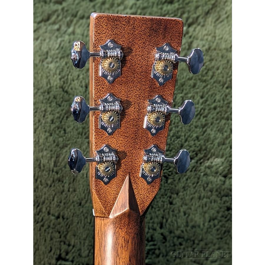 Martin / D-28 SATIN Amberburst #2807151 新品《アコースティックギ
