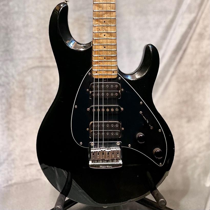 中古 / 1995年製】Music Man Silhouette -Black/Maple- 《3.39kg