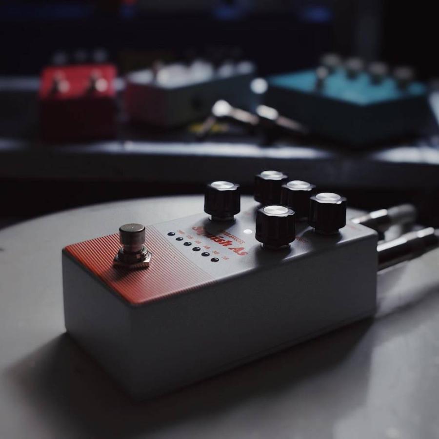 BONDIA EFFECTS Squish As コンプレッサー Bondi Effects - Squish As Compressor // Full Demo - YouTube