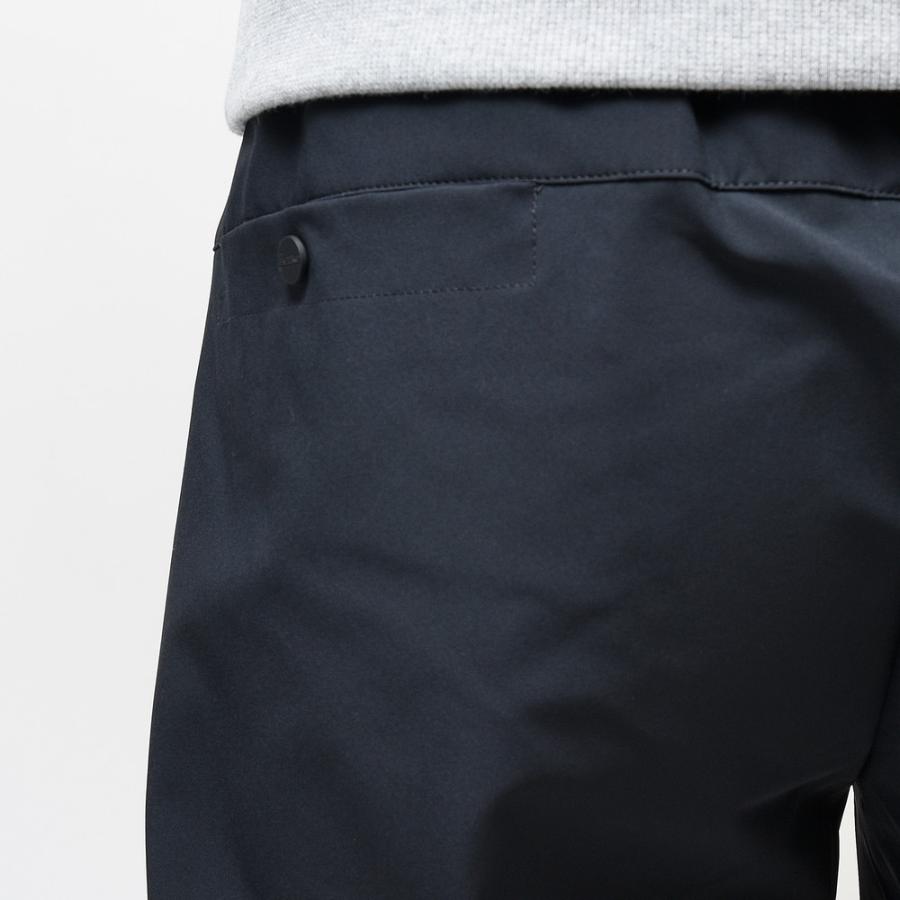 HERNO（ヘルノ）Laminarラミナー ウォーターレペレントストレッチナイロン1プリーツシャーリングリブパンツ PT00015UL ...