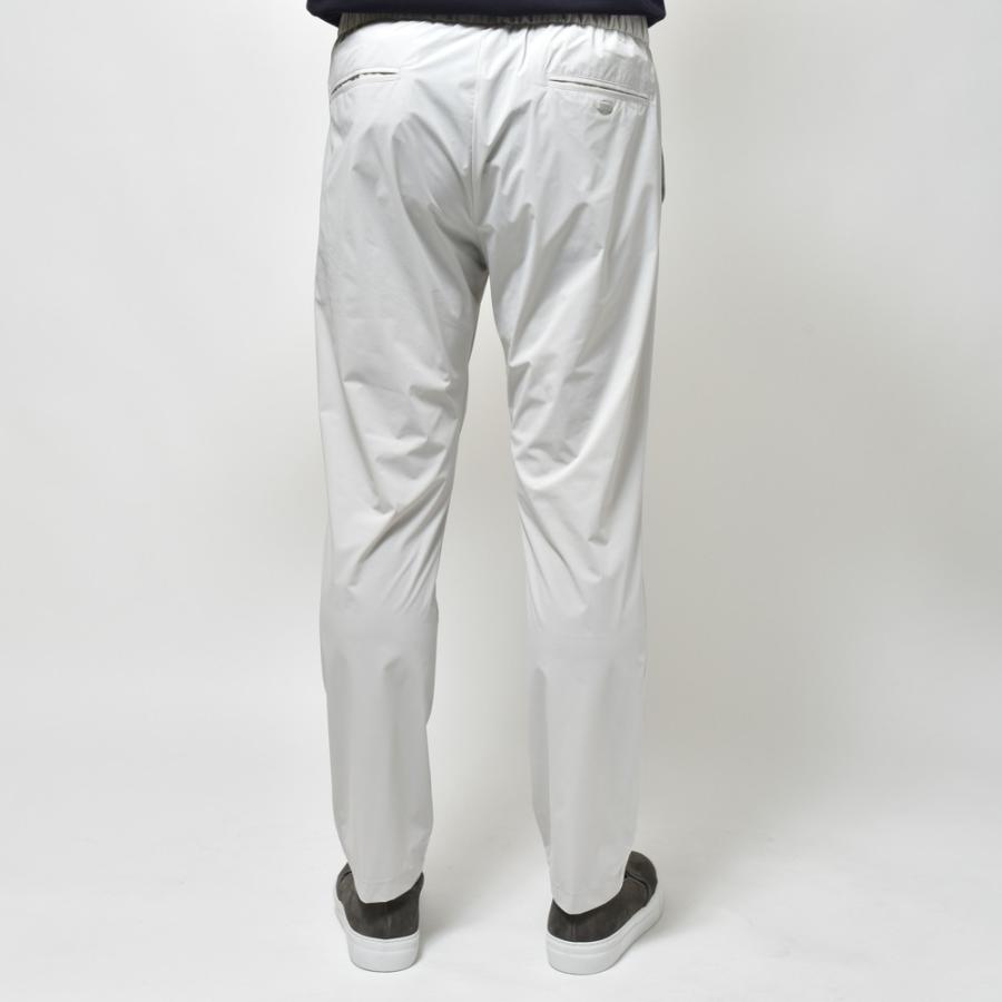 【SALE30】HERNO（ヘルノ）LAMINARラミナー ウォーターレペレントストレッチナイロン1プリーツテーパードシャーリングパンツ ...