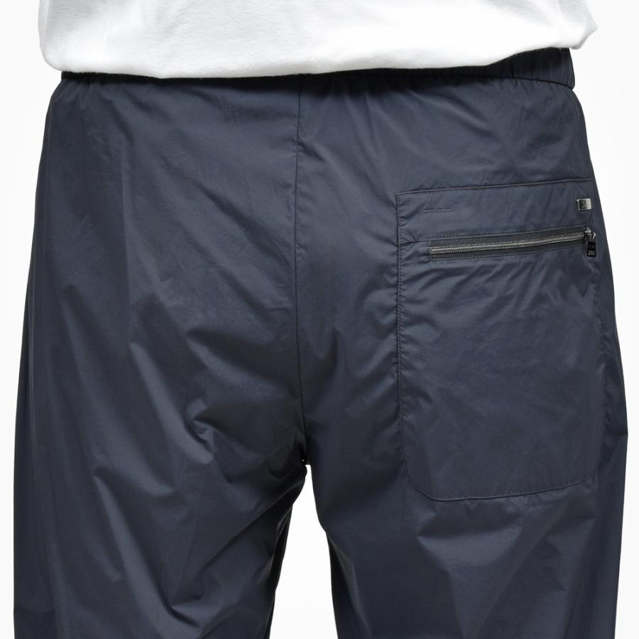 HERNO（ヘルノ）RESORTリゾート ストレッチナイロン1プリーツ