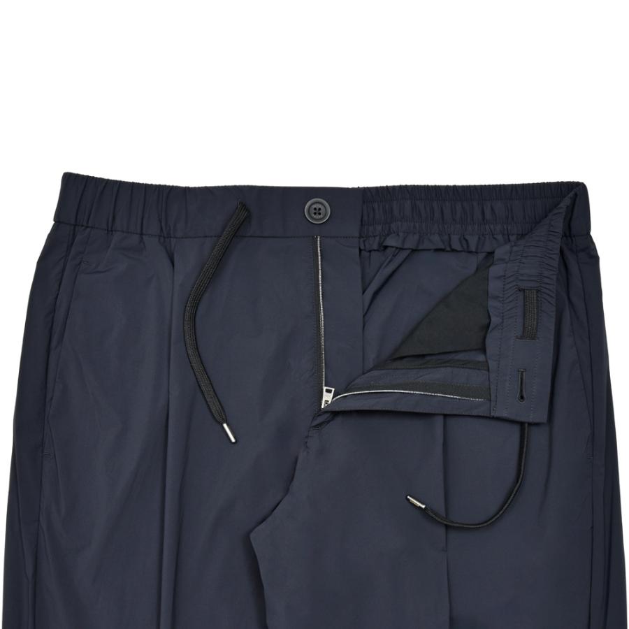 HERNO（ヘルノ）RESORTリゾート ストレッチナイロン1プリーツ