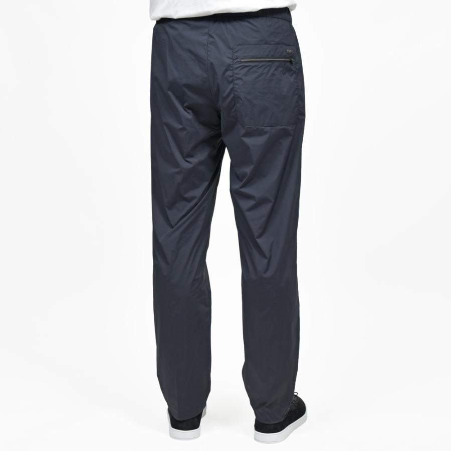 HERNO RESORTストレッチナイロン1プリーツシャーリングパンツグレーL HERNO（ヘルノ）RESORTリゾート ストレッチナイロン1プリーツ