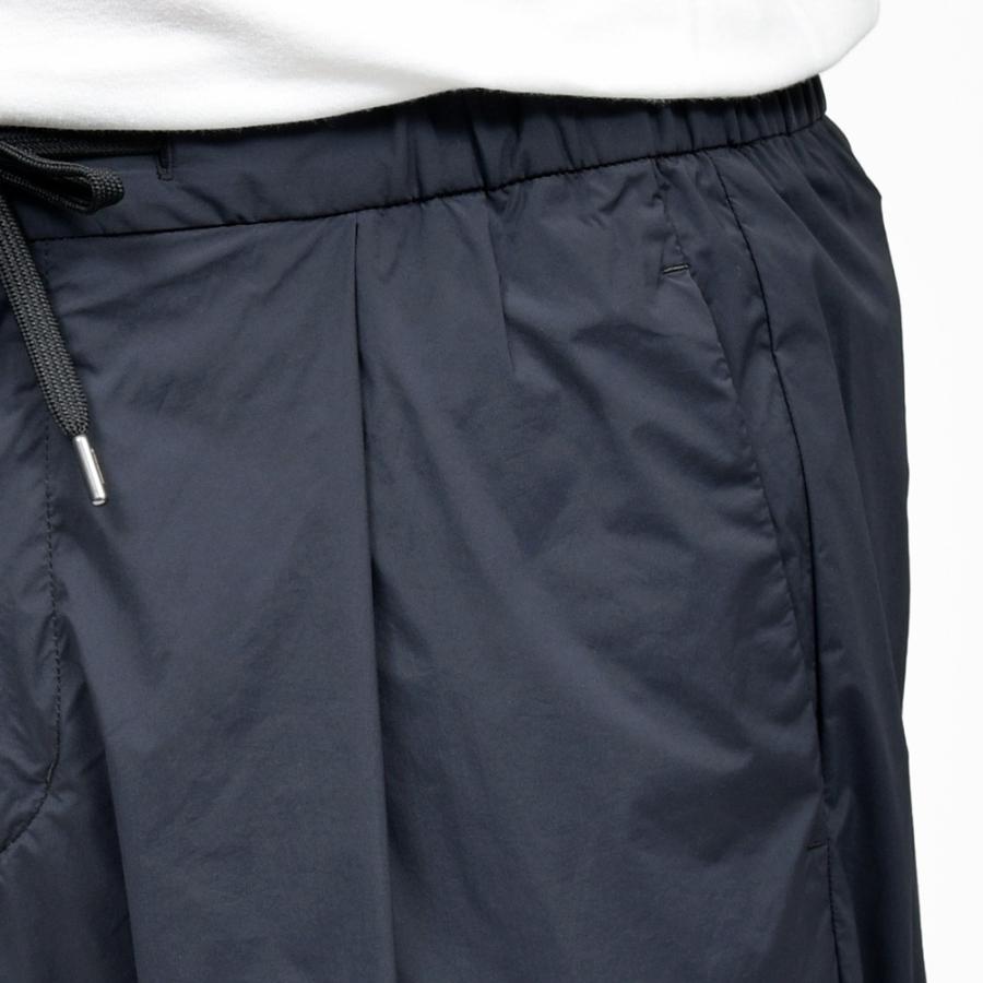 HERNO（ヘルノ）RESORTリゾート ストレッチナイロン1プリーツ