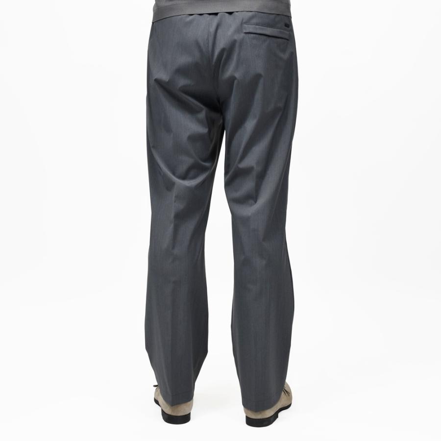 HERNO（ヘルノ）ウォーターレペレントテックウール1プリーツシャーリングパンツ PT000183U-33484 13065000132の画像