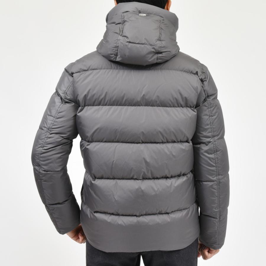 HERNO（ヘルノ）ウォーターレペレントナイロンダウンフーディー