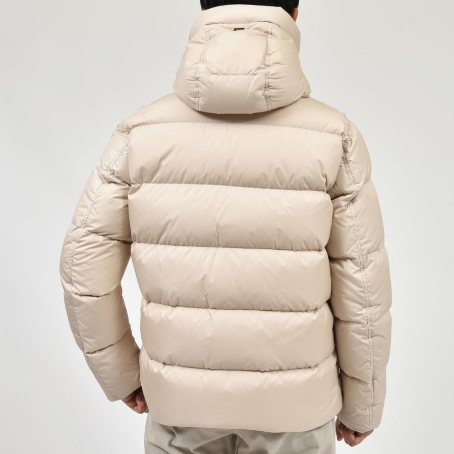 HERNO（ヘルノ）ウォーターレペレントナイロンダウンフーディーブルゾン PI001140U-12004Z 14042003132 ...