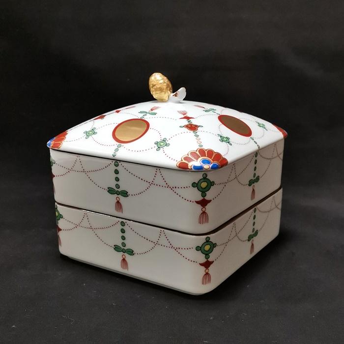 其泉釜　有田焼　二段重箱　12/20まで。 有田焼 其泉窯 錦櫻珞文 角二段重 : ぐんきんNET-SHOP - 通販 - Yahoo