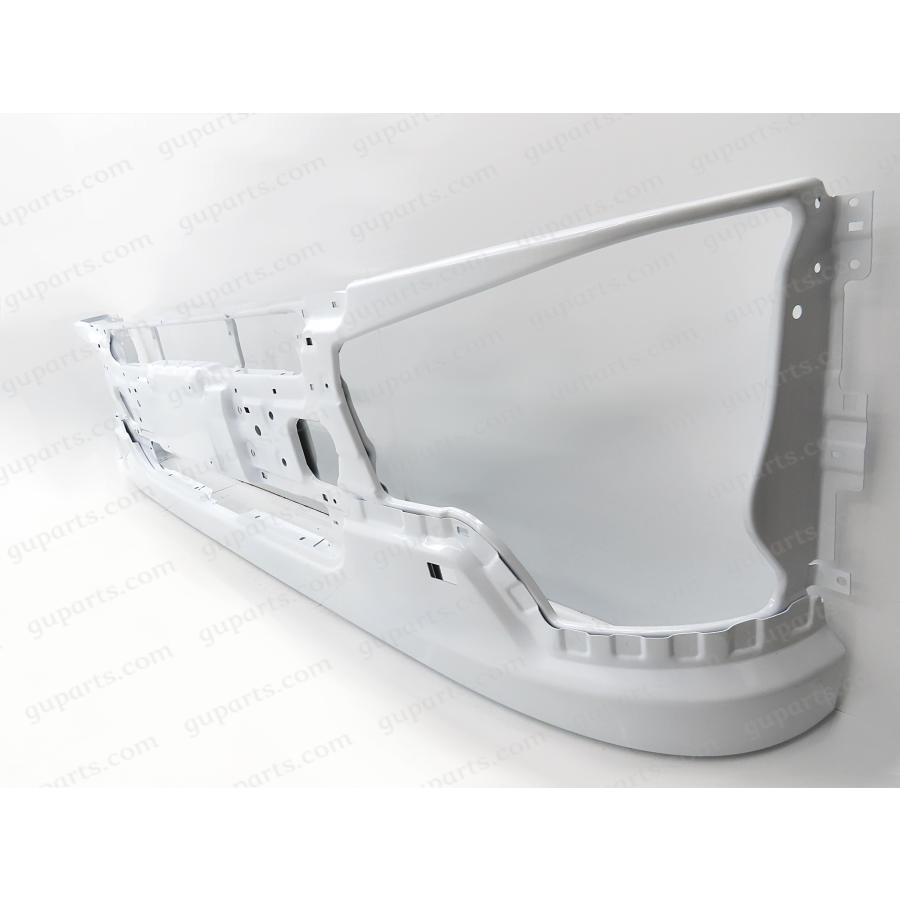 美品 三菱ふそう 17スーパーグレート ローキャブ用フロントバンパー