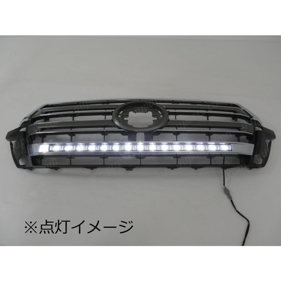 ランドクルーザー200 フロントグリル 未使用品 (細かい傷あり)