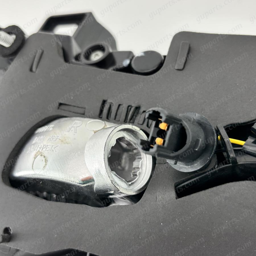 三菱 アウトランダー PHEV R3/12〜 GN0W 左 テールランプ LED 三菱 アウトランダー PHEV R3/12〜 GN0W 左 テールランプ LED