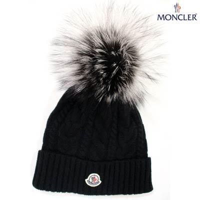【ついに再販開始！】モンクレール MONCLER レディース 小物 帽子 ニット帽 ロゴ シルバーフォックスファー使用・カシミヤ混・ロゴワッペン付きニットキャップ (R69300) ET121