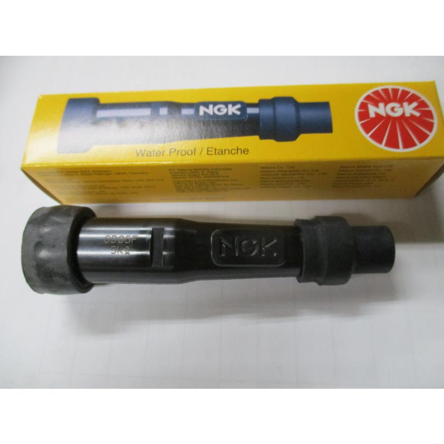 □NGK 汎用 プラグキャップ 黒 180° SD05F （Z1/Z2/Z750/Z900/Z1000/KZ