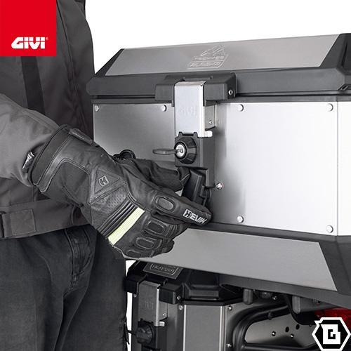 GIVI ALA56A TREKKER ALASKA  56L｜モノキー対応 アルミトップケース 大容量 2ヘルメット収納可の画像
