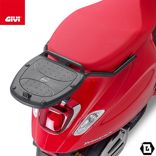 GIVI SR5608 キャリア スペシャルリアラック トップケース用 GIVI SR5608 キャリア スペシャルリアラック トップケース用
