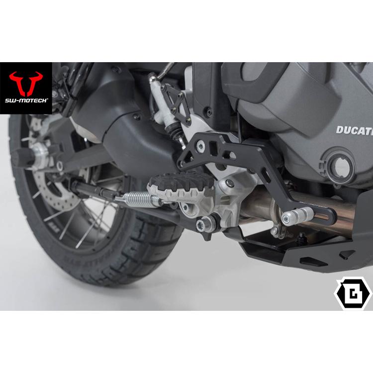 SW-MOTECH | EVO footrest kit. Ducati Multistrada V4 / V2. DesertX. | FRS.22.112.10201｜guutech-moto｜02