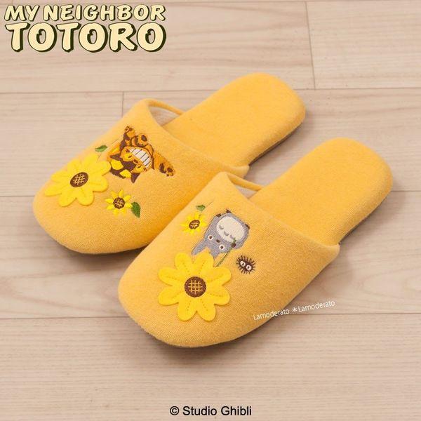 LOHACO - スリッパ 大人用 となりのトトロ 花のバス停 イエロー 1足