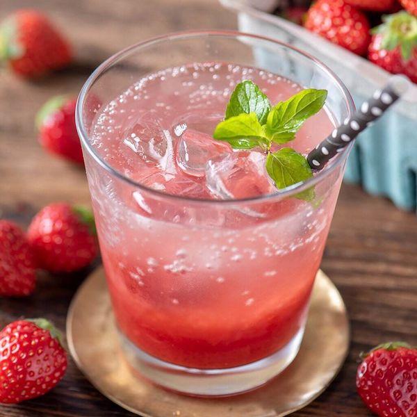 LOHACO - 久世福商店 いちごミルクの素 470ml 2本 サンクゼール