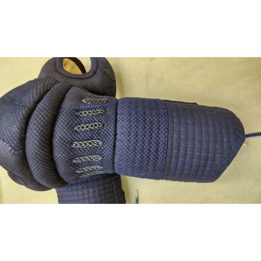 小手　手刺し2.5分　総織刺し　Ｌサイズ　手の内茶鹿皮_2