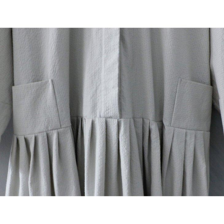 MAGALI | ミニシアサッカーコットン・フリル襟ワンピース (grey 