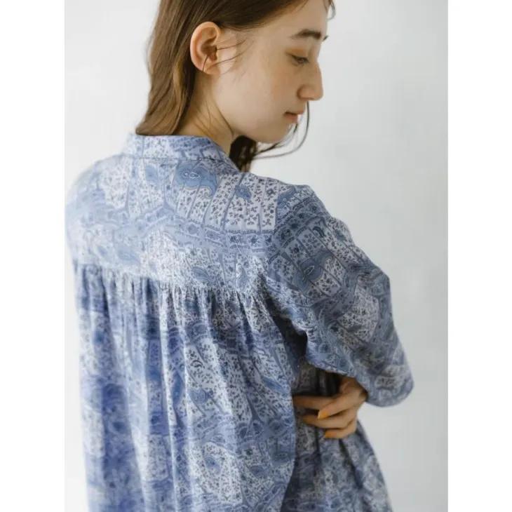sosotto (ソソット) | LIBERTY タナローンチビ衿ヨーク切替ギャザーOP6分袖 (blue) | リバティ Fan柄 26ssの画像