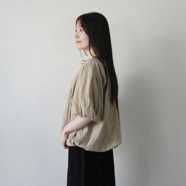 FACTORY (ファクトリー) | 綿ローン パラシュートブラウス (硫化ベージュ) size 2 | ギャザー バルーン袖 26SS 春夏の画像