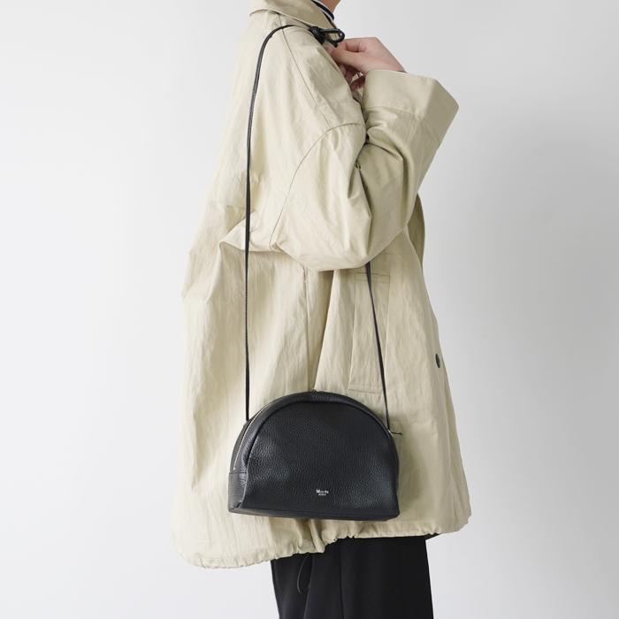 ブランクレ シンセティックレザーセミサークルハーフSH ショルダーバッグ 黒 blancle (ブランクレ) | S.LEATHER HALF CIRCL SH (black) ショルダー