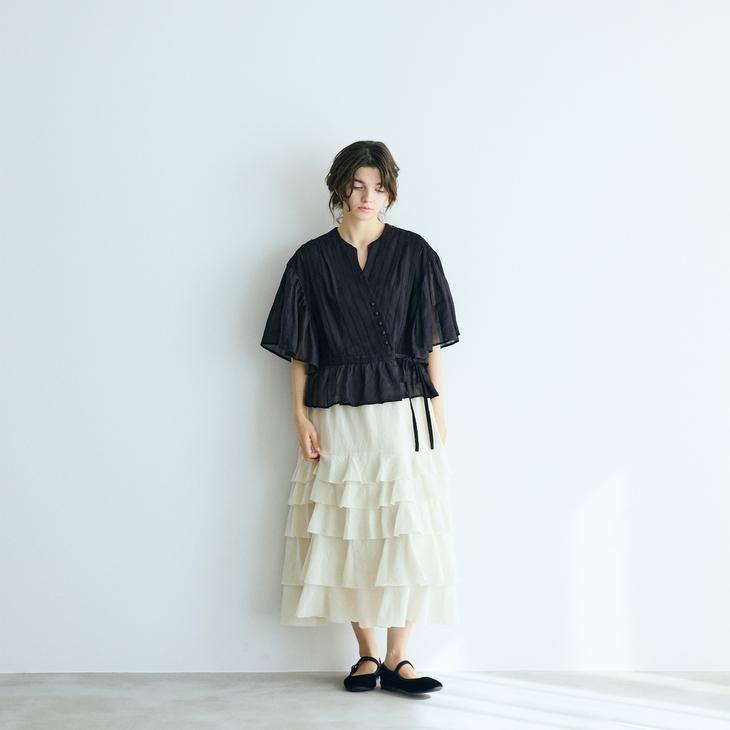 新品タグ付き　マガリ　MAGALI バルーンスリーブブラウス　ブラック MAGALI（マガリ） | コットンレース・カシュクールブラウス (ブラック