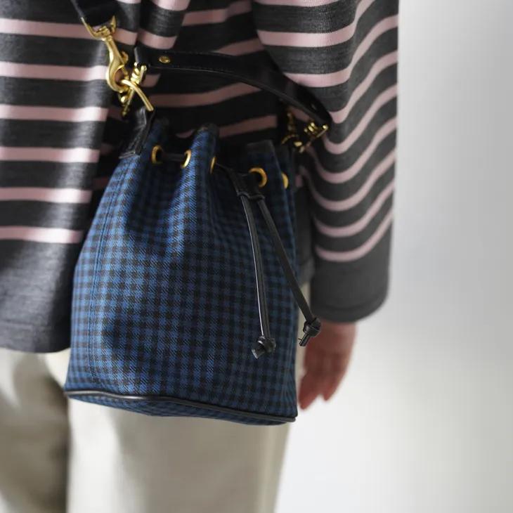 BRADY | ELY (navy gingham x black) | LOCHCARRON WOOL CHECK ブレディ ショルダーバッグ ネイビー ギンガム 25AWの画像