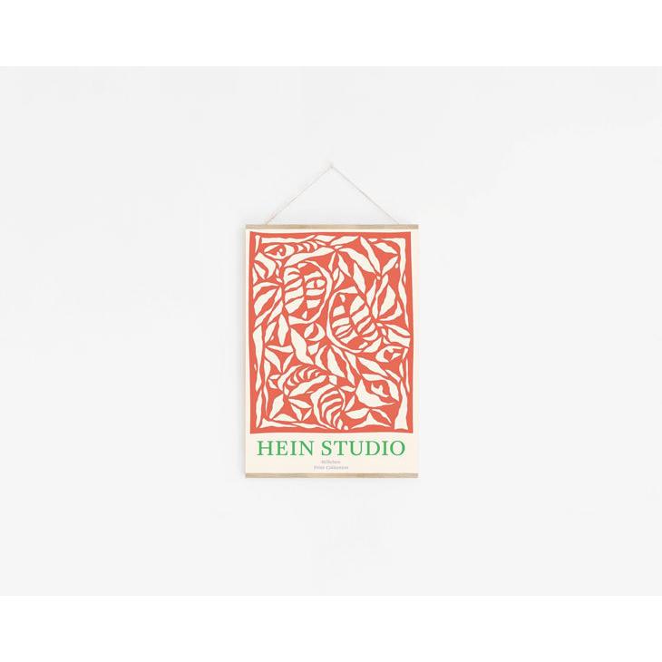 Stilleben - Hein Studio har designet fire print for Stilleben Print Collection Motivet Heliconia Lava er skabt ud fra et h ndlavet papirklip og findes i flere forskellige farver