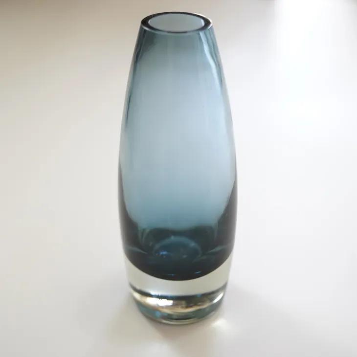 Riihimaen Lasi (by Tamara Aladin) | Blue glass vase 1960's 北欧